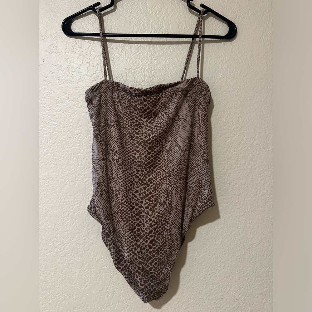 acacia lonny in snakeskin